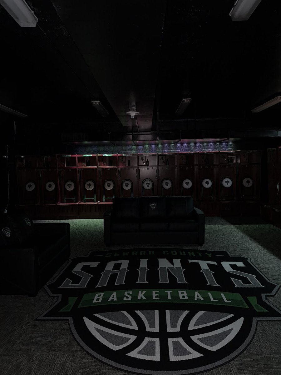 Seward_Hoops's tweet image. Finishing Touches.. ✅
#GoodToBeGreen #GoSaints ⚔️