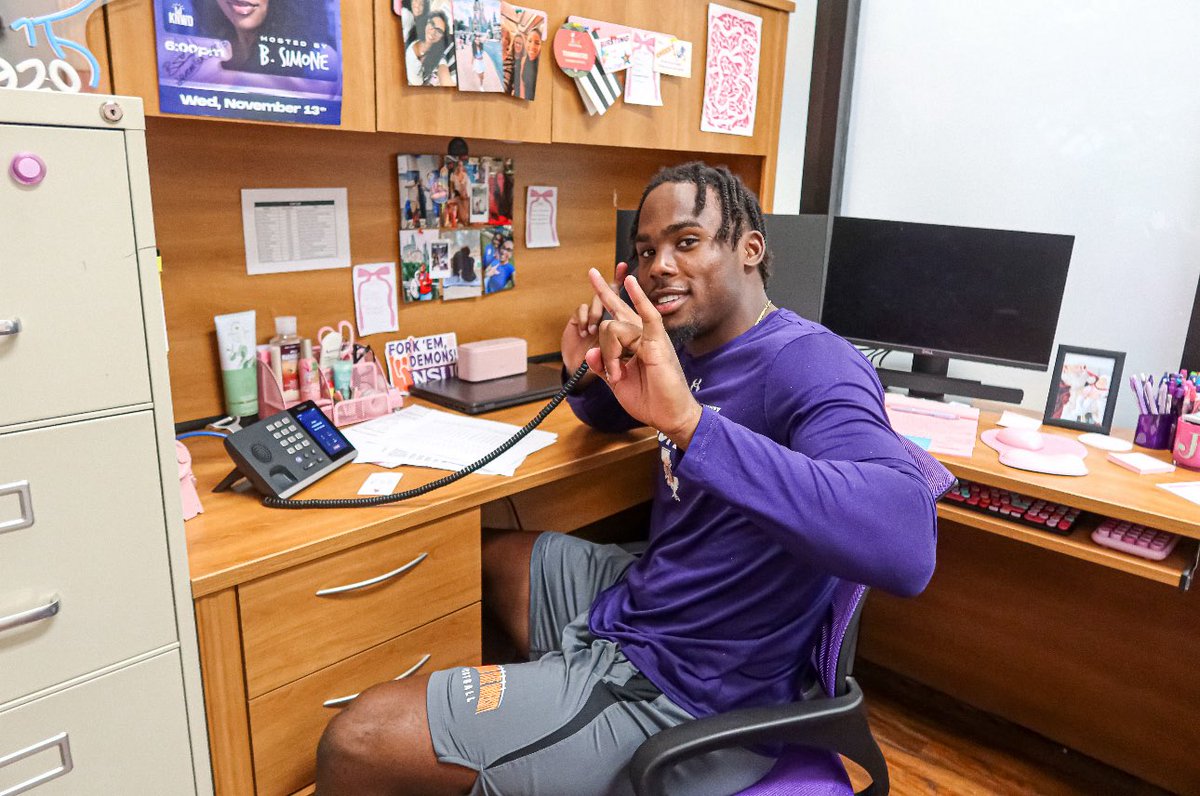 NSUDemonsFB's tweet image. Don’t send this one to voicemail! 😁
In just one hour, the Demons will be back on the line to get your season tickets taken care of for 2025! We’ve got 5 home games, and we need YOU in the stands at every single one 😈
#ForkEm #37days