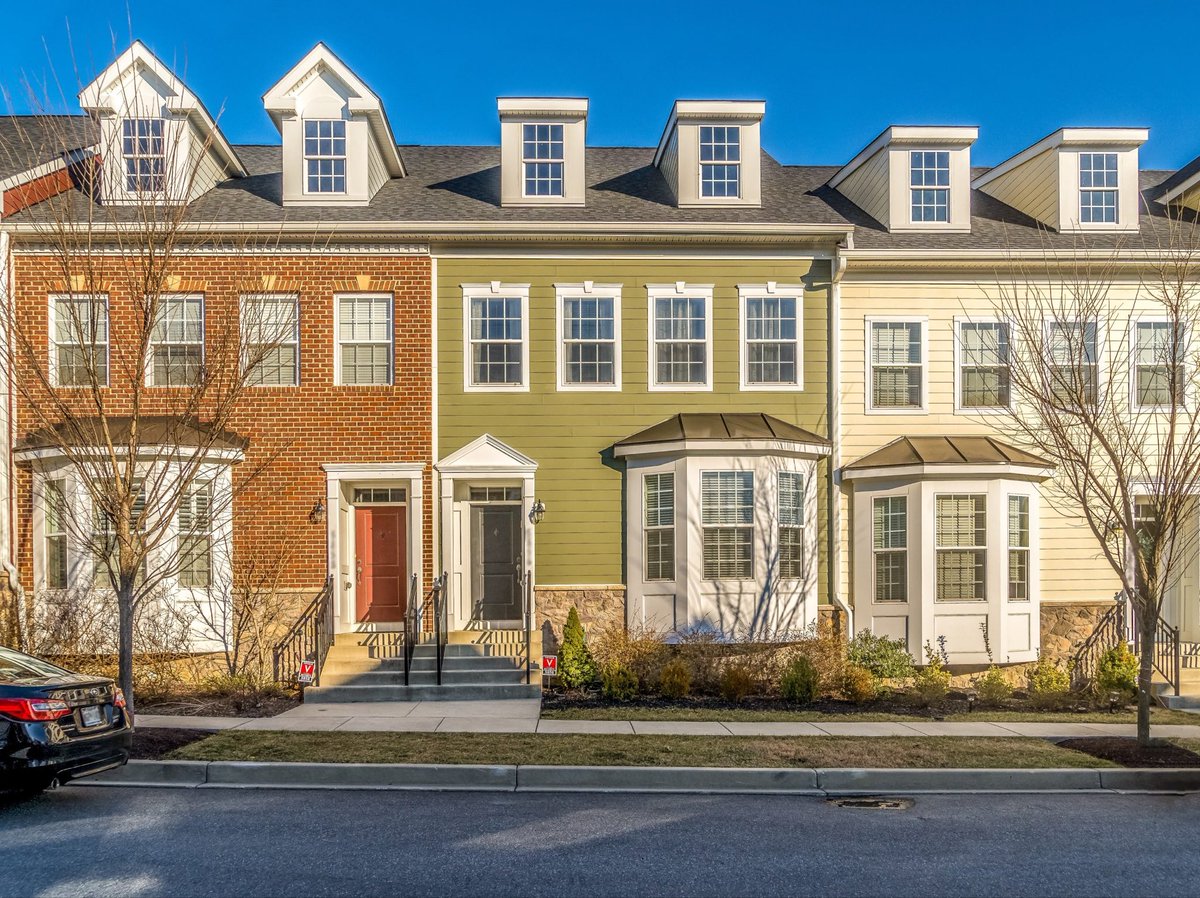 berkie1's tweet image. Montgomery County Council voted today to allow middle housing, including duplexes, triplexes, townhomes and small multi-family buildings, along transit corridors across the County.
📍 Montgomery County, Maryland