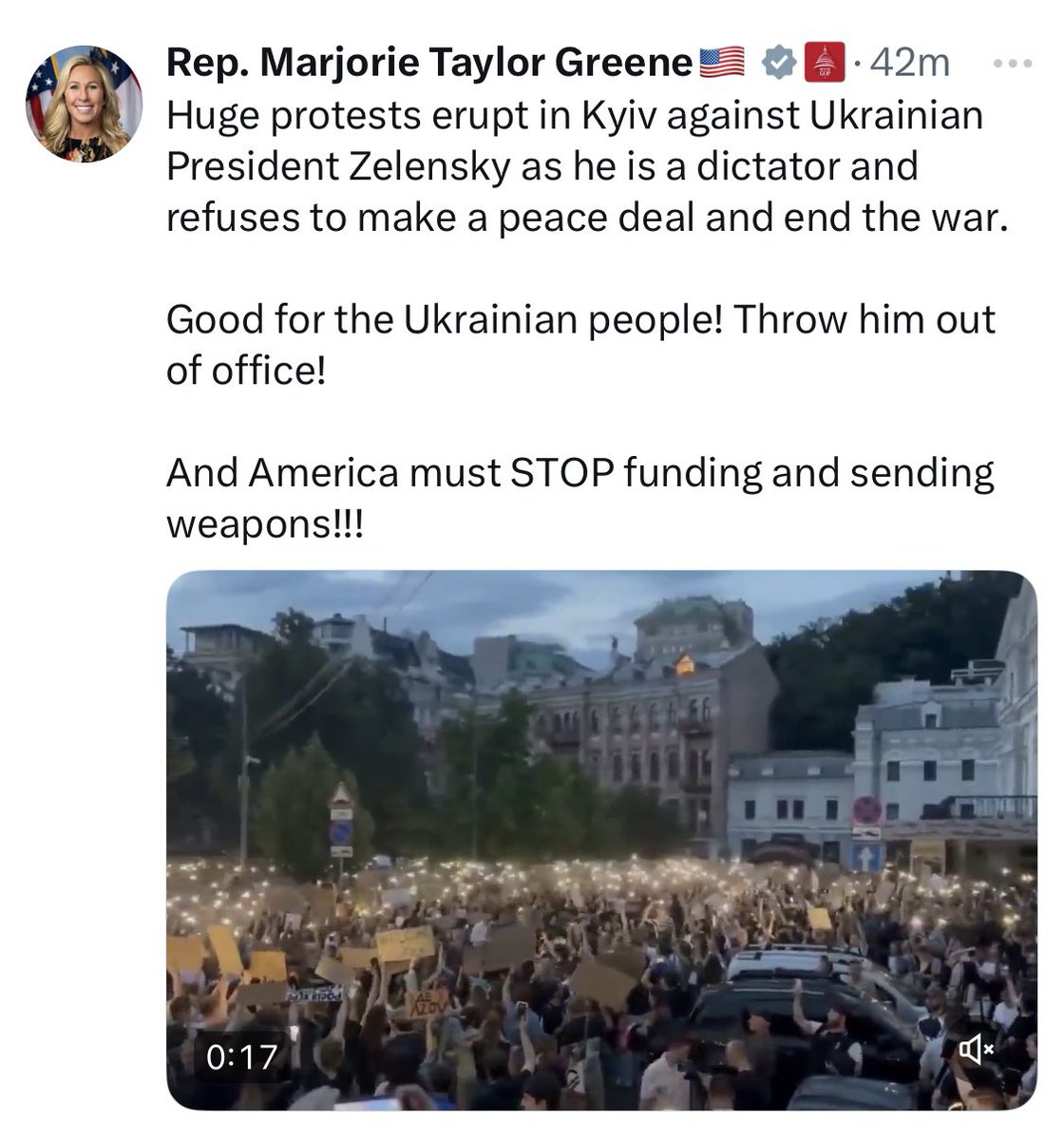 OstapYarysh's tweet image. Перші реакції серед МАГА. Каже, люди вийшли на протест, бо Зеленський «відмовляється укладати угоду і закінчувати війну». Думаю, Такер Карлсон вже записує якийсь випуск теж.