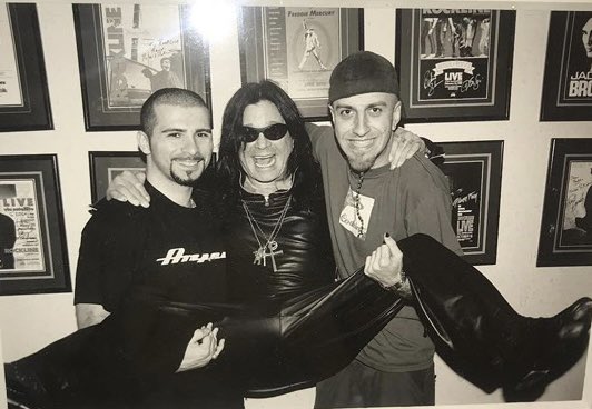 systemofadown's tweet image. “If you can see my face and my eyes in this pic you can see that I felt like I was in a dream. That’s because as a kid Ozzy was such a big deal for me he actually appeared in my dreams. I was only 22 or 23 yrs old when this pic was taken, so I was still a kid. But I was living my…