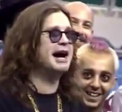 systemofadown's tweet image. “If you can see my face and my eyes in this pic you can see that I felt like I was in a dream. That’s because as a kid Ozzy was such a big deal for me he actually appeared in my dreams. I was only 22 or 23 yrs old when this pic was taken, so I was still a kid. But I was living my…
