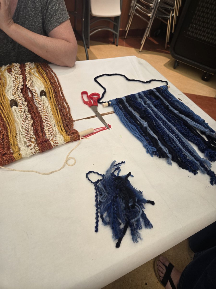 sfpl's tweet image. Check out these GORGEOUS #macramé wall hangings created in our monthly #SouthsideLibrary adult craft!  We love getting crafty with our talented patrons.

(Also, if anyone left a water bottle behind, we've got it at the Southside Lost and Found!  😊)