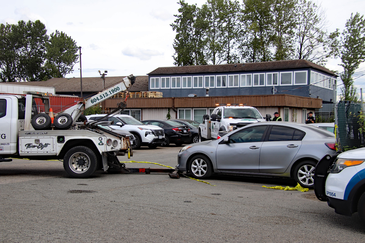 News Chaser (@1stduemedia) on Twitter photo June 19th in Surrey - <a href="/surreyps/">Surrey Police Service</a> investigating shots fired into a business with multiple vehicles hit as well as the building on 116th Ave near Bridgeview Dr. June 19th in Surrey - <a href="/surreyps/">Surrey Police Service</a> investigating shots fired into a business with multiple vehicles hit as well as the building on 116th Ave near Bridgeview Dr.