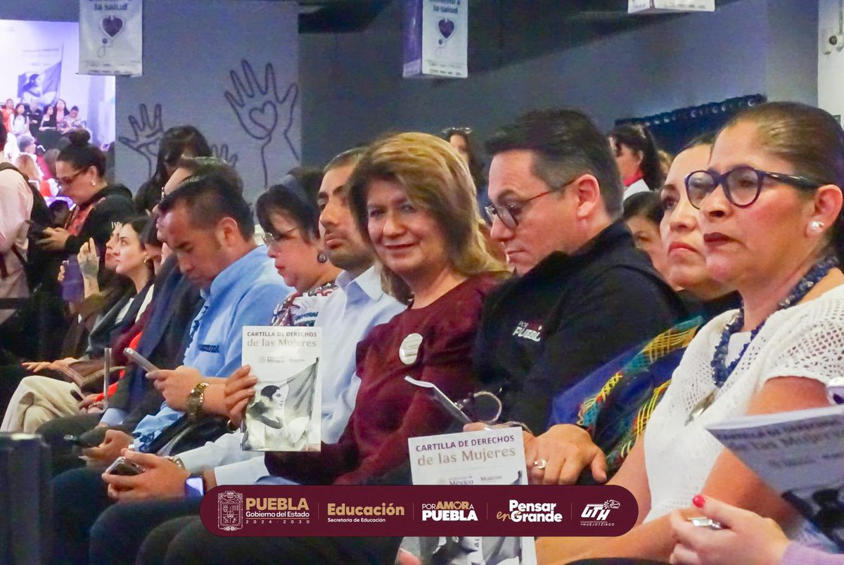 uthuejotzingo's tweet image. UTH refuerza el compromiso con los derechos de las mujeres en Puebla 💜📘

La Rectora, Mirna Toxqui Oliver, participó en la presentación de la Cartilla de los Derechos de las Mujeres…

facebook.com/share/p/16bsG6…

#IgualdadDeGénero #PensarEnGrande #UTH #MujeresConDerechos #Puebla75