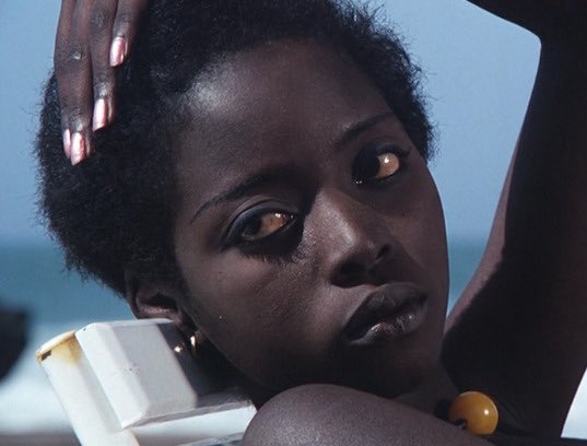 filmsbratz's tweet image. — the beautiful senegalese women in touki bouki dir. by djibril diop mambéty (1973). 🇸🇳 👸🏿