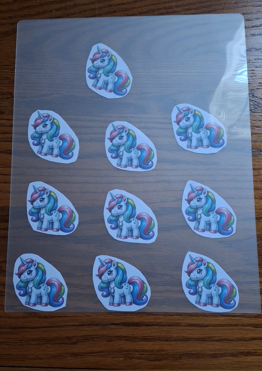 MysticRoseYT's tweet image. POV when you are a mom, but also crafty, you make your own  version of games. #TicTacToe #CraftyMom #unicorn #rainbow #DIY