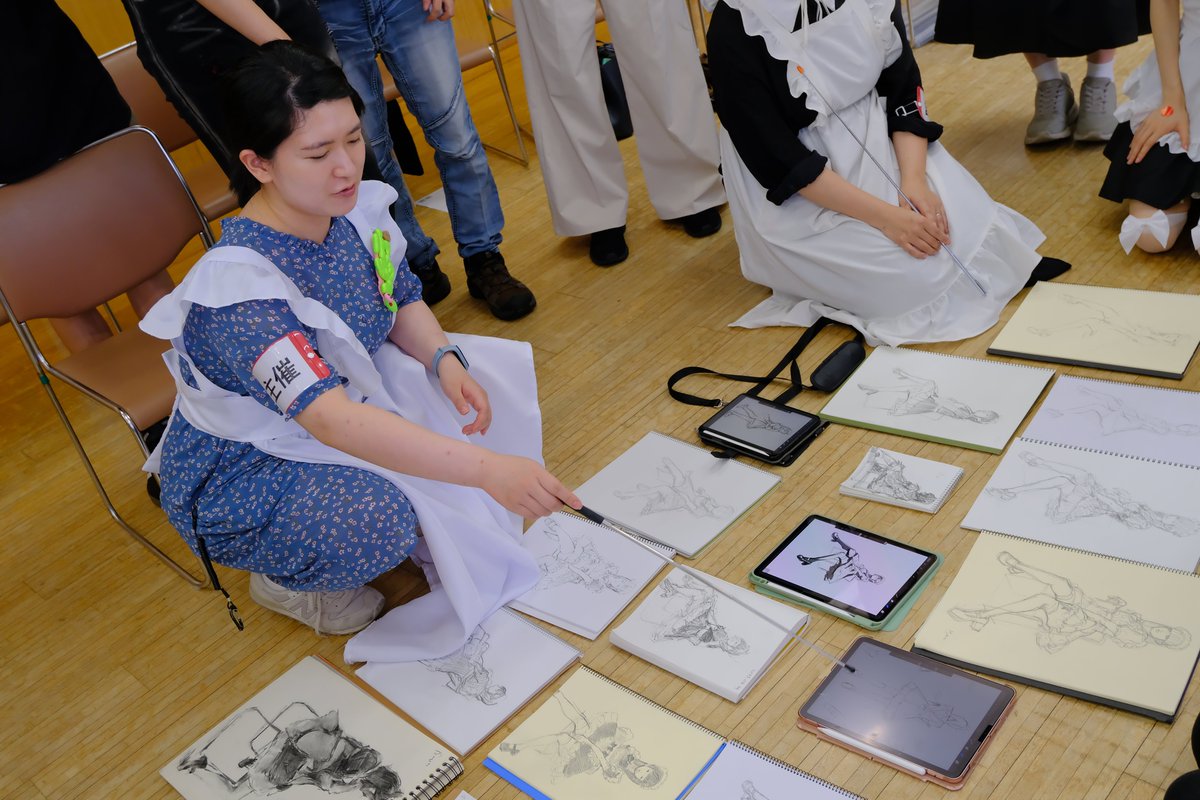 maidcroquis's tweet image. こんにちは 主催のハ息子です(._.)
実はハ息子も講師体験をしてみました
いかに講師のちーちゃんの教える技術が高いかを実感しました。このクオリティの講評が受けられて特別な衣装のモデルさんを描ける機会ってめちゃくちゃ貴重なんじゃないかって再確認しました。