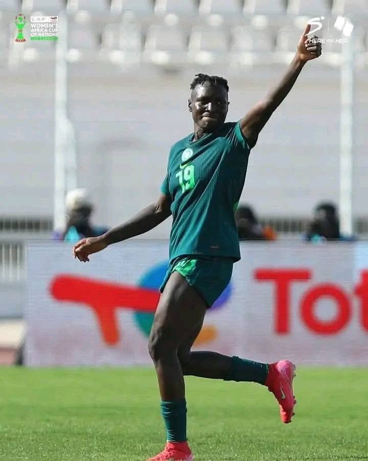 PatrioticMedia1's tweet image. SA GIRLS PHYSICALLY ABUSED BY NIGERIANS
After @Banyana_Banyana beat Ghana, Mali and Senegal, it took a very physical Nigerian team to beat SA girls in referee's additional time. During playtime SA girls were beaten and kicked until one of them suffered a career ending injury.