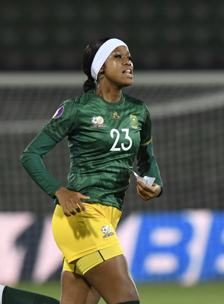PatrioticMedia1's tweet image. SA GIRLS PHYSICALLY ABUSED BY NIGERIANS
After @Banyana_Banyana beat Ghana, Mali and Senegal, it took a very physical Nigerian team to beat SA girls in referee's additional time. During playtime SA girls were beaten and kicked until one of them suffered a career ending injury.