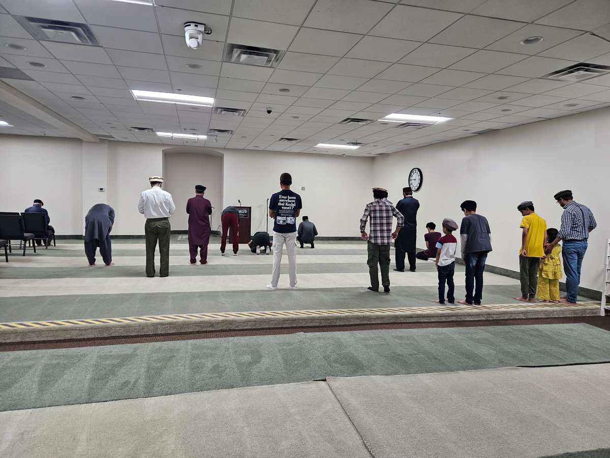 Great attendance at the mosque today encouraging everyone to please make their best efforts to come and pray during the summer as there are a lot of opportunities to increase in spirituality.
<a href="/MKAUSATarbiyyat/">MKA USA Tarbiyyat</a>