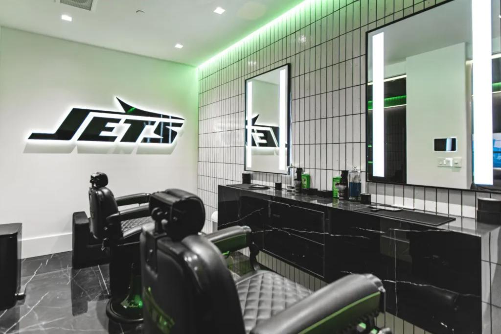 nypostsports's tweet image. Quinnen Williams believes Jets’ locker room face-lift just one part of organization’s commitment trib.al/Cbz9DMk