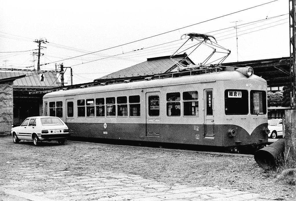 SHIJIRr's tweet image. かつてはここでも貨車の荷役があったのでしょうか。