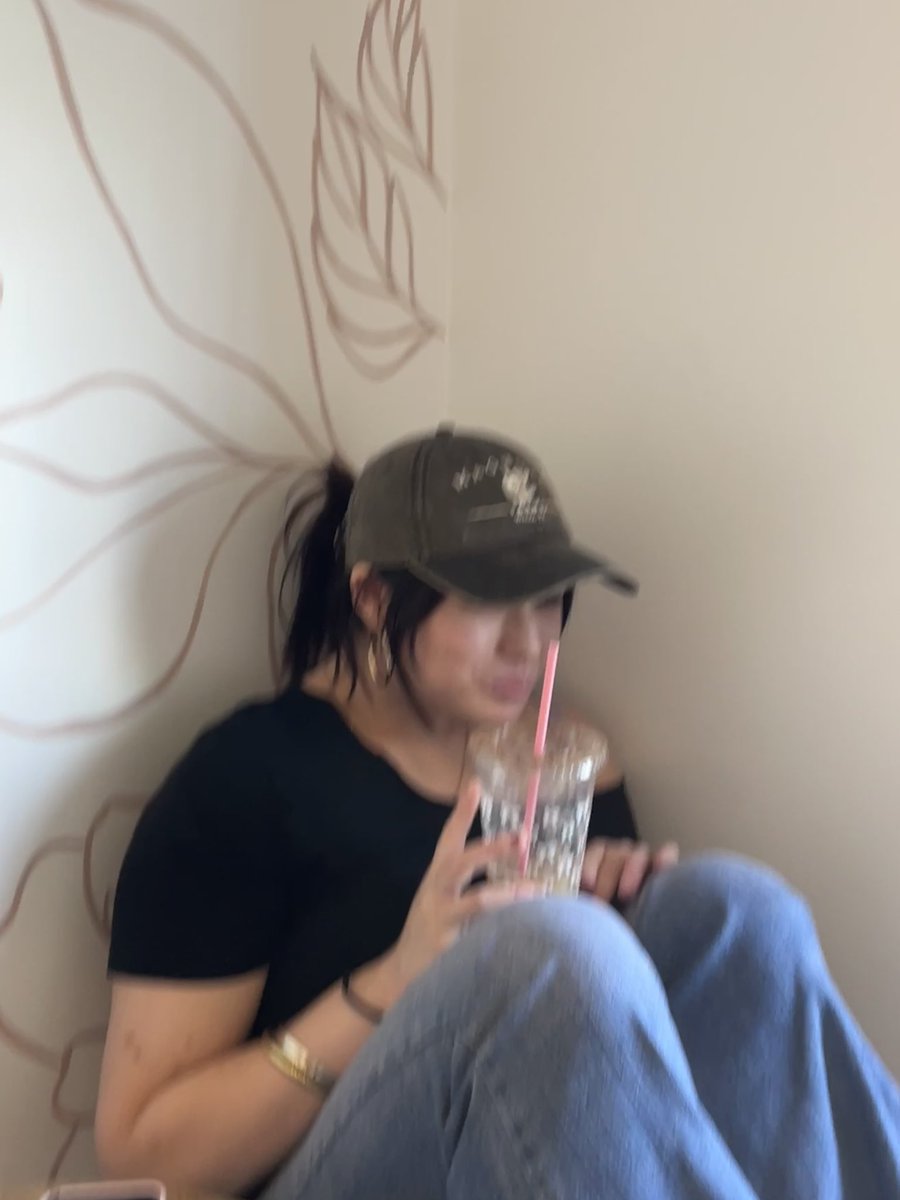 miosiaa's tweet image. cocoa monkey latte &amp;gt;&amp;gt;