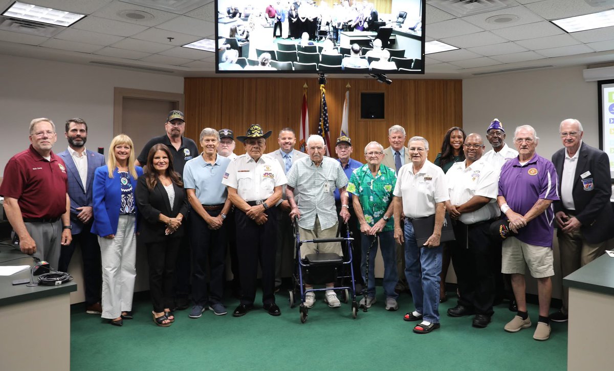 JohnSgromolo's tweet image. Tonight we honored our purple heart recipient veterans. These soldiers are the living proof of why America celebrates the freedoms that we do. It was extremely inspiring to honor and pay our respects to these heroes.