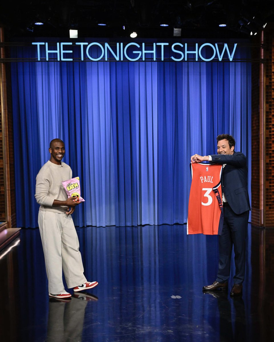 LAClippers's tweet image. .@CP3’s first look at his new jersey 🥹❤️
Thanks for the assist @FallonTonight 🤝