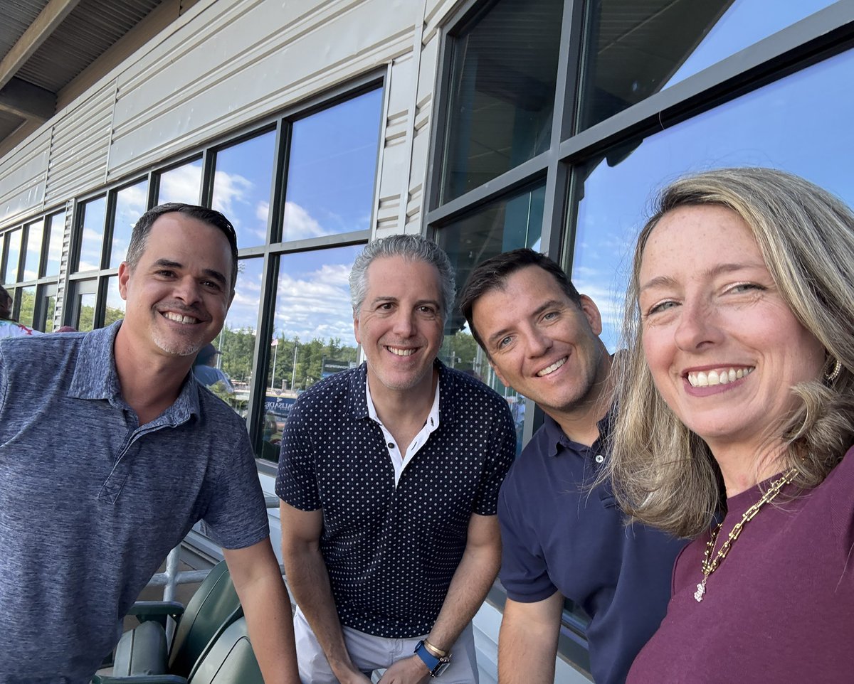 BethDavidson17's tweet image. Thanks to @carlucci4ny Daniel Ortega and @operatingengineers 825 for a great afternoon of Boulders Baseball! Great to spend time with so many colleagues celebrating a real Rockland treasure!