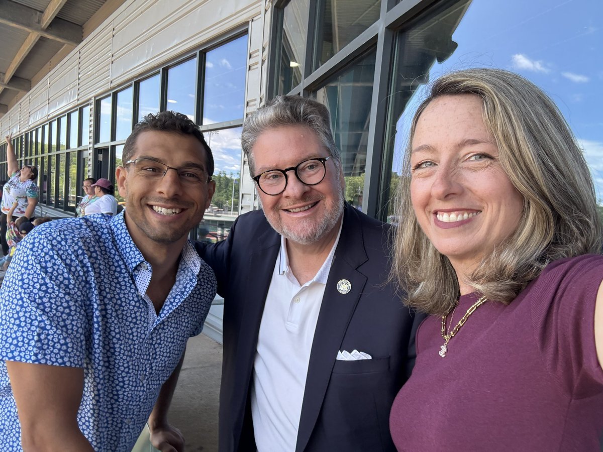 BethDavidson17's tweet image. Thanks to @carlucci4ny Daniel Ortega and @operatingengineers 825 for a great afternoon of Boulders Baseball! Great to spend time with so many colleagues celebrating a real Rockland treasure!