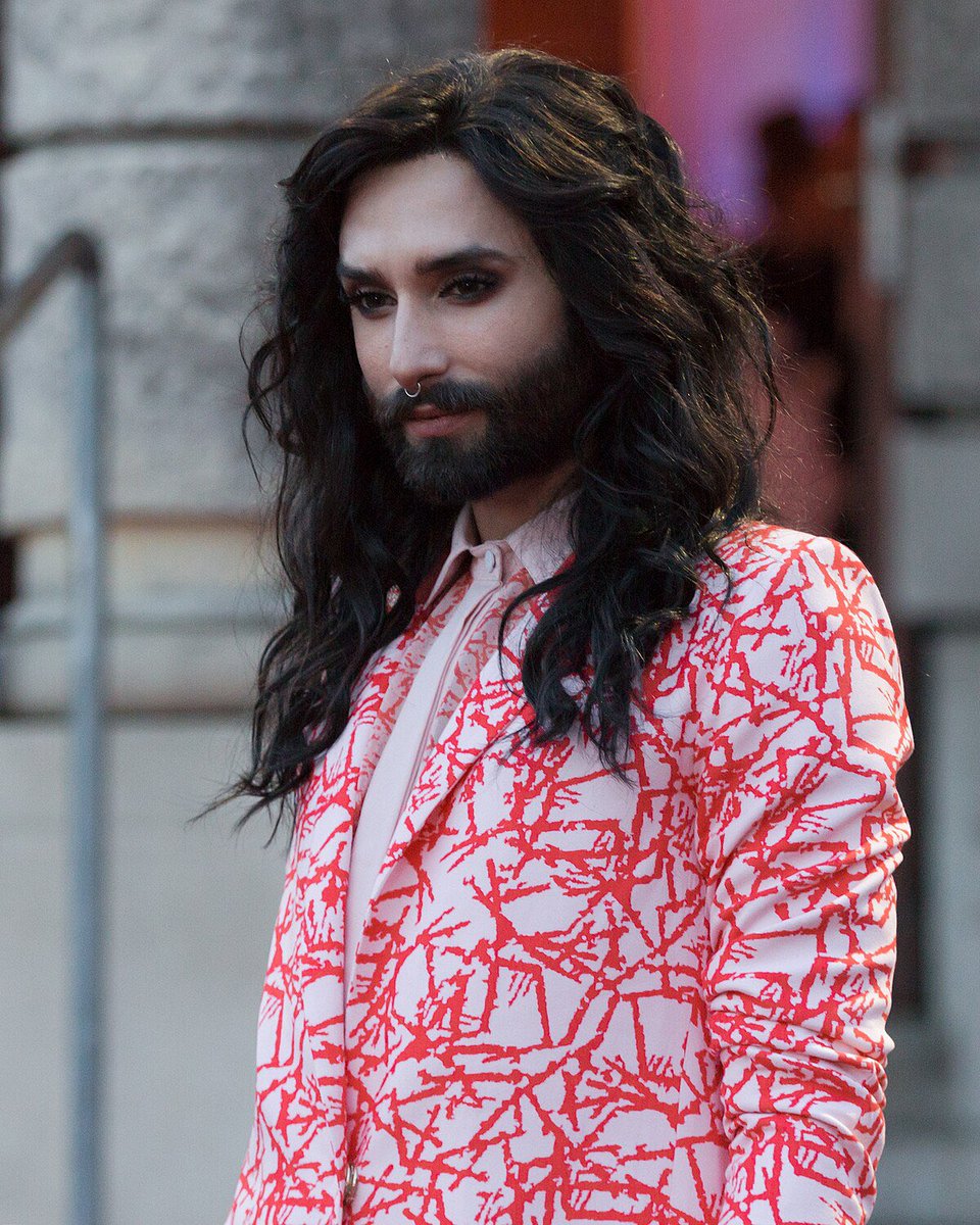 Poo Crave (@poo_crave) on Twitter photo Conchita Wurst looks suckable and fierce in new picture Conchita Wurst looks suckable and fierce in new picture