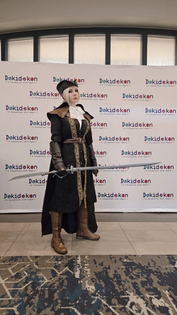 Lishooo's tweet image. Thank you for such a great first @dokidokon! I am so grateful that they invited me to be a cosplay guest and judge for the cosplay contest. 
Huge shoutout to the staff for taking such good care of us, especially @iSyncShips. Another thank you to the other cosplay guests/judges,…