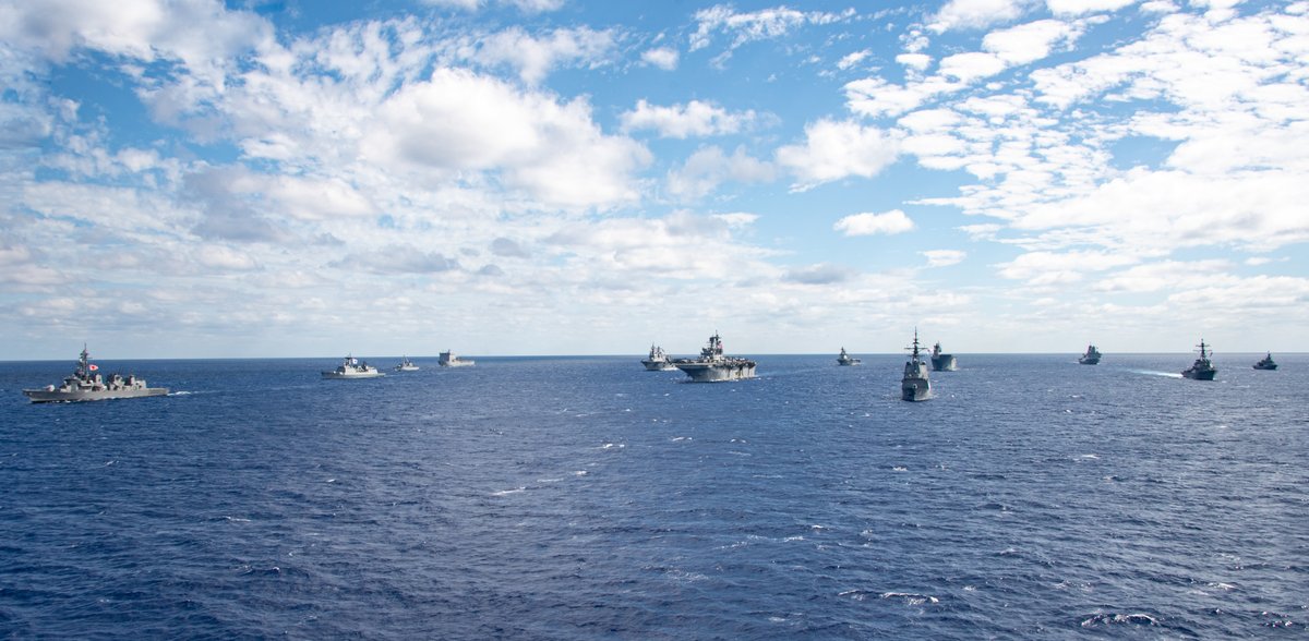 US7thFleet's tweet image. U.S. Navy ships from the America Strike Group, led by the amphibious assault ship USS America (LHA 6), sail with ships from Australia, Republic of Korea, New Zealand, France and Japan as part of Talisman Sabre 25, July 20.
📸 by MC3 Kenneth Melseth
#TalismanSabre25 | #USNavy