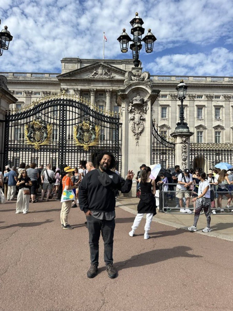ErnestBoehm's tweet image. King Charles says Berhe came to the gate but when he was asked to bow to be knighted , he said I don’t bow before kings and whistled as he walked
Charles was rumored to say why could he not be my first born