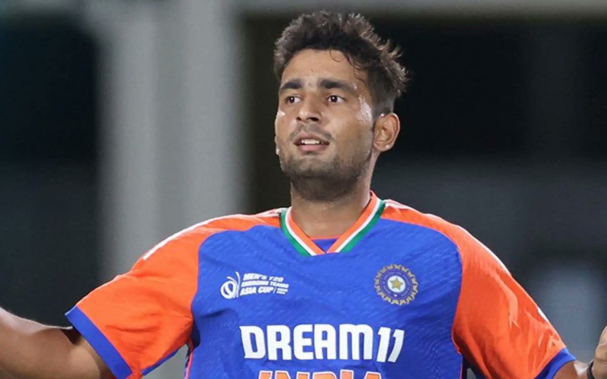 आज ind vs eng के चौथे टेस्ट मैच में अंशुल कंबोज का डेब्यू देखने को मिल सकता है क्योंकि अर्शदीप सिंह और प्रसिद्ध कृष्णा  injured हो गए हैं ऐसे में अंशुल कंबोज का डेब्यू देखने को मिल सकता है ।
#INDvsENG 
#AnshulKamboj 
#BCCI #shubhmangill