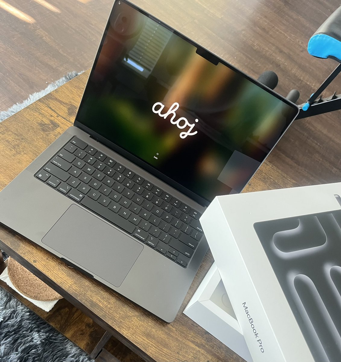 _eth0n's tweet image. obligatory macbook post

pretty sure the mrr just 10x