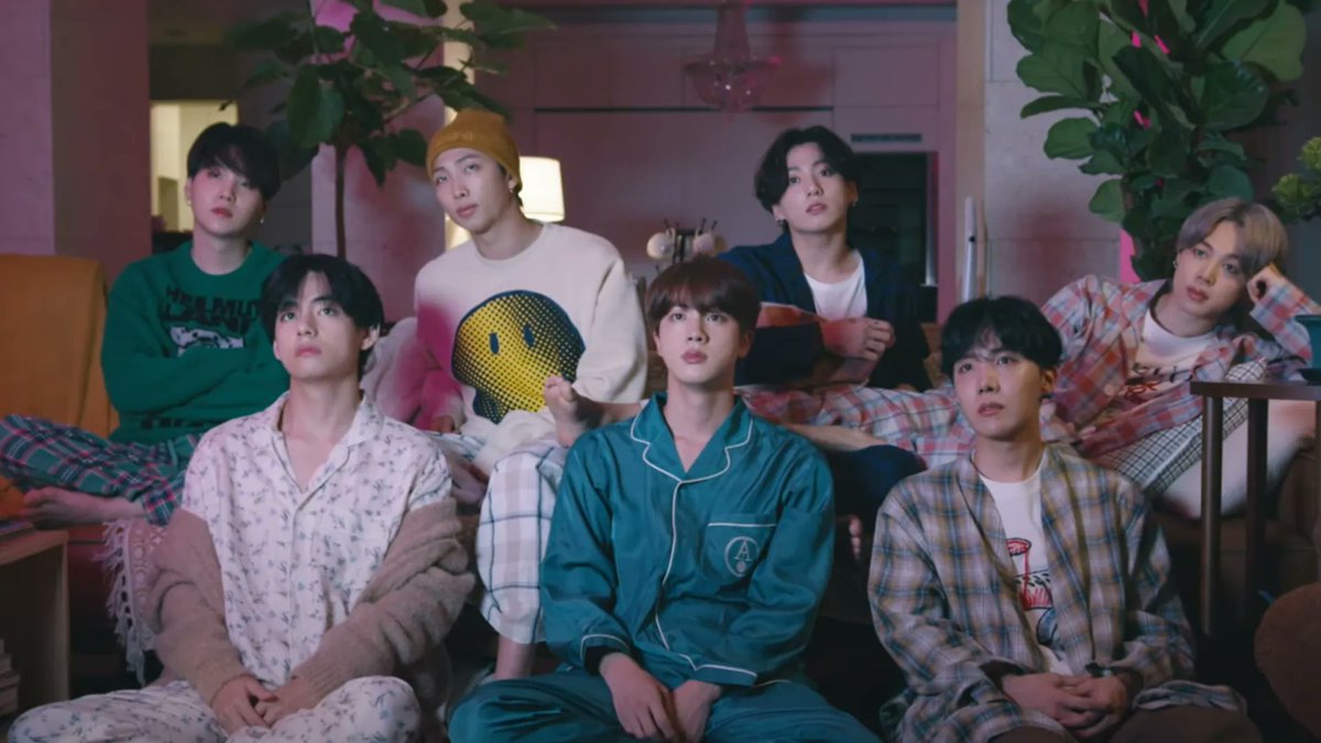 Jeff__Benjamin's tweet image. Acts w/ Multiple @Billboard Global 200 No. 1s
🥇 BTS—7
🥈Taylor Swift—5
🥈 Bad Bunny—5
🥉 Ariana Grande—4
Olivia Rodrigo—3
Drake—3
Jung Kook—3
BLACKPINK—3⬆️
Justin Bieber—2
Jack Harlow—2
Megan Thee Stallion—2
Kendrick Lamar—2
Post Malone—2
Sabrina Carpenter—2
Rosé—2
Bruno Mars—2