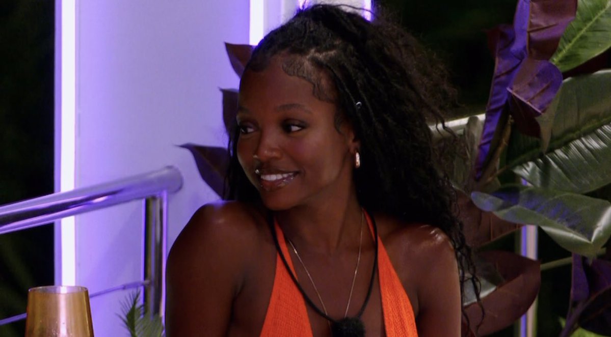 TevyTim's tweet image. And if I say this night was the beginning of #ChelleyVoodoo because she spent the entire night ignoring Ace while looking absolutely flawless. I know he began to cough and weaken this very night… 🤭