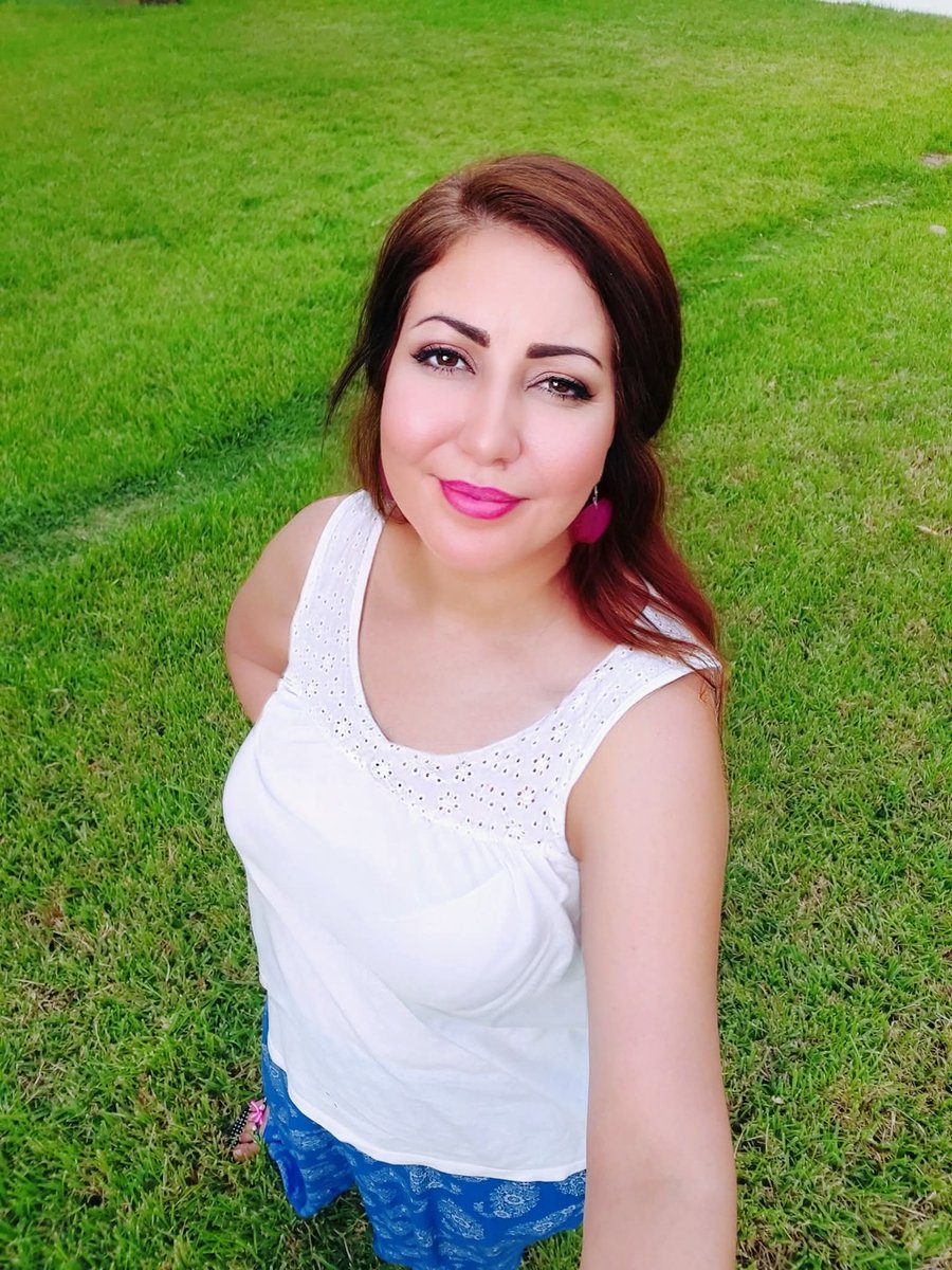 *مش غرور بس بجد يا بخت اللي ياخد قلبي وحنيتي ودلعى ويا ألف حسره ع اللي خسرني*
صباح المحبه 💞