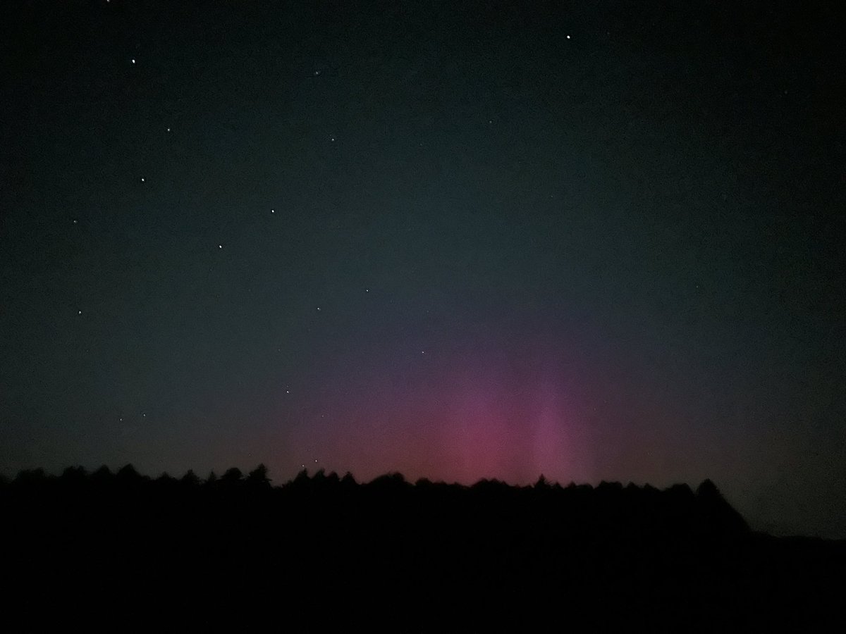 wxcamryn's tweet image. 11:05 pm - fastest substorm I’ve ever experienced, plus naked eye pillars. I’ve missed the #aurora!
Lebanon, ME