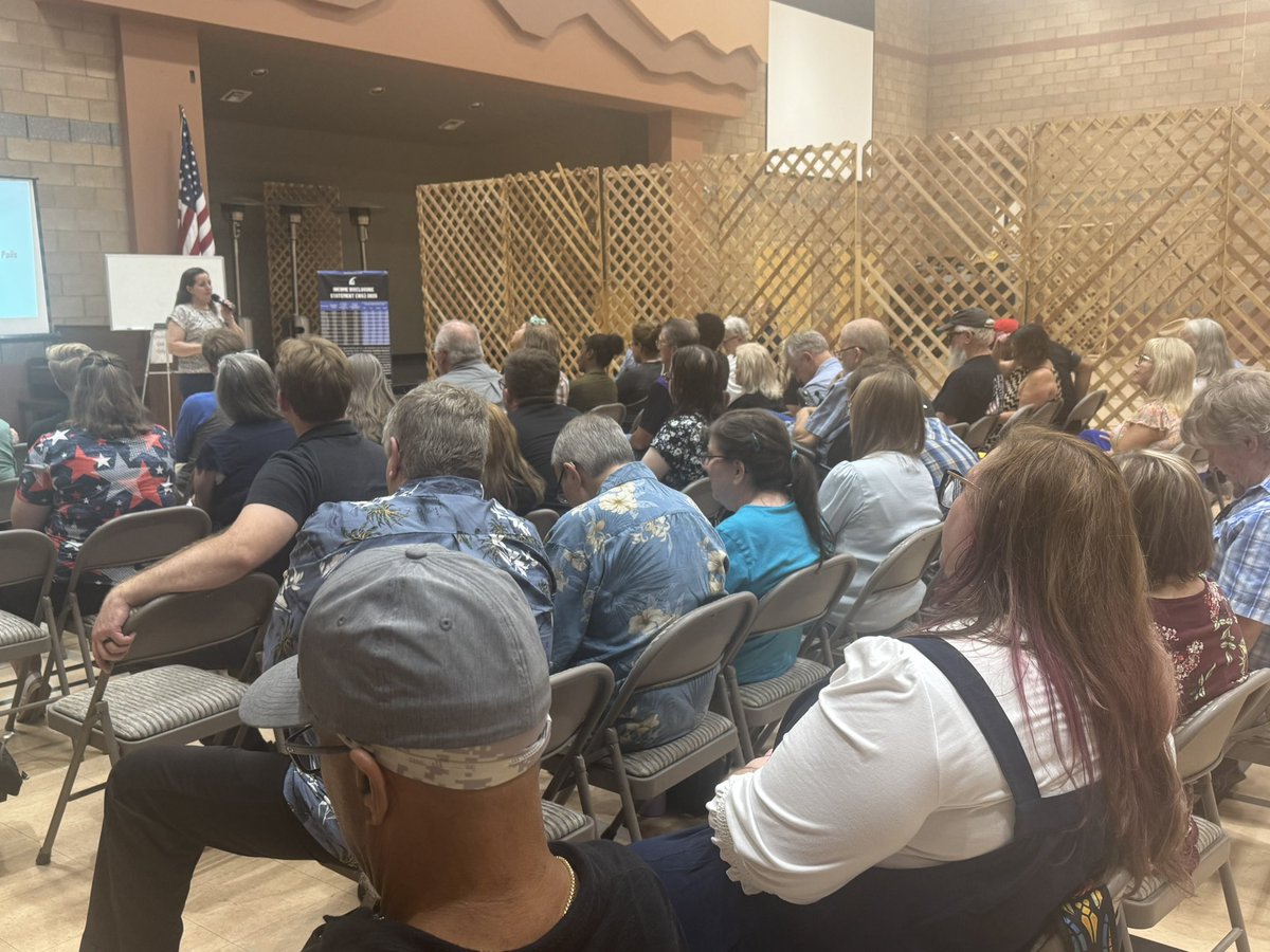 ShaneKrauser's tweet image. Ahwatukee (Phoenix), AZ is on fire tonight. Such a great venue with great people concerned about the direction of America. 

Better days are coming!