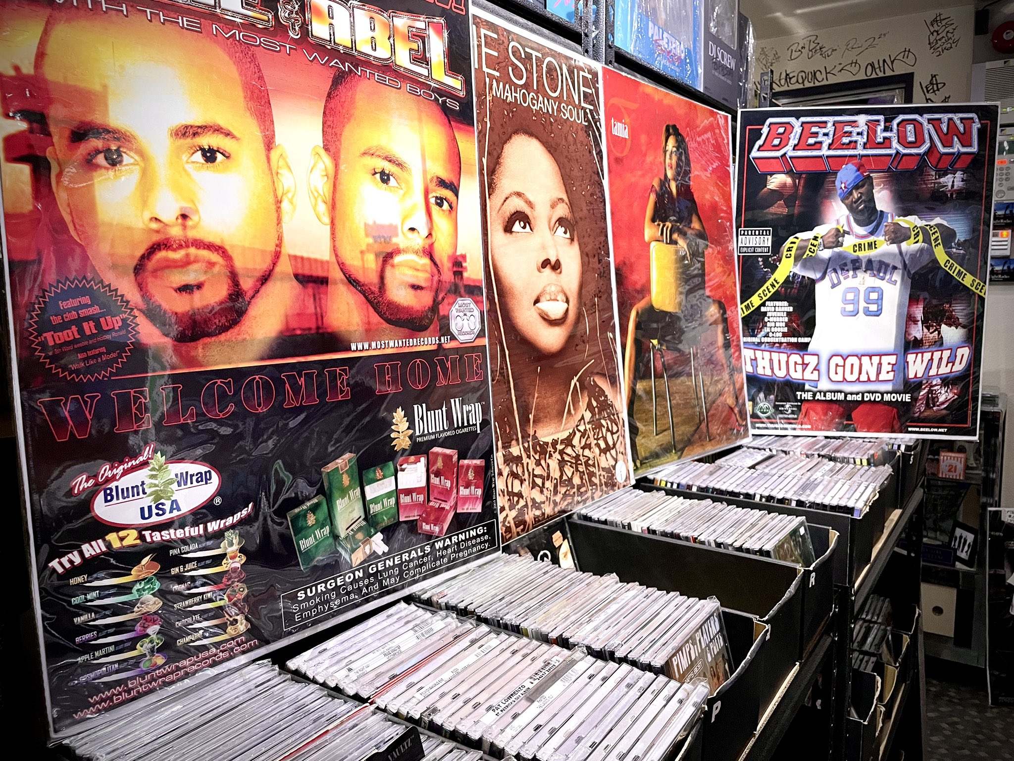 ヒップホップ・ジェネレーション NEXZ ソゴンJYP ポップアップストア 2024 ラントレ ピンバッチ