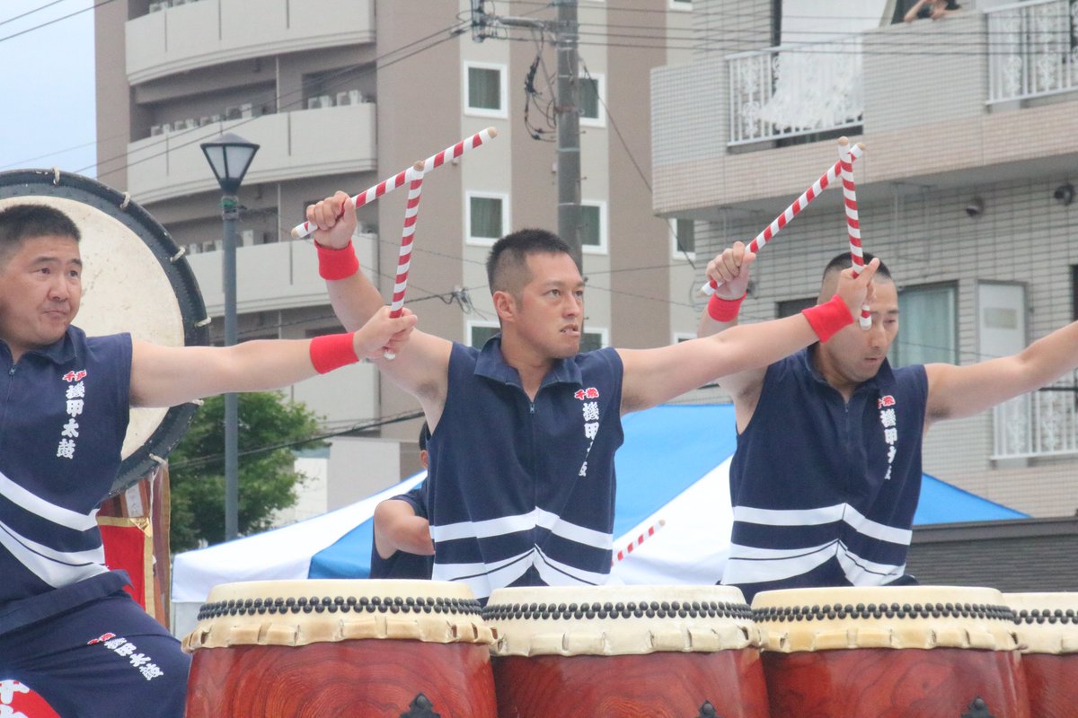 7th_Division_pr's tweet image. 【イベント情報】
千歳市では7月19日~8月20日までの間、「千歳市民夏まつり」が行われております!
そのオープニング行事に #第7音楽隊 と #第11普通科連隊 の #機甲太鼓 が登場しました!
#第7師団
#自衛隊
#新生機甲師団
#祭
#演奏