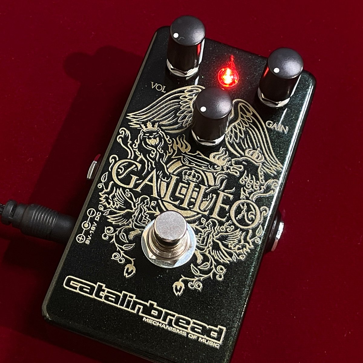 ROCKINN_namba's tweet image. 【#ロックイン難波】7月26日(土)まで「#Catalinbread」試奏フェア開催中!70年代ロックの薫り"Galileo MKII"は、VOX AC30×レンジマスターの「ブライアン・メイ」サウンドを再現!トレブルブーストの特徴的な音抜けとラウドな唸りで、熱気タップリにAC30の響きを再現します→digimart.net/cat13/shop4773…