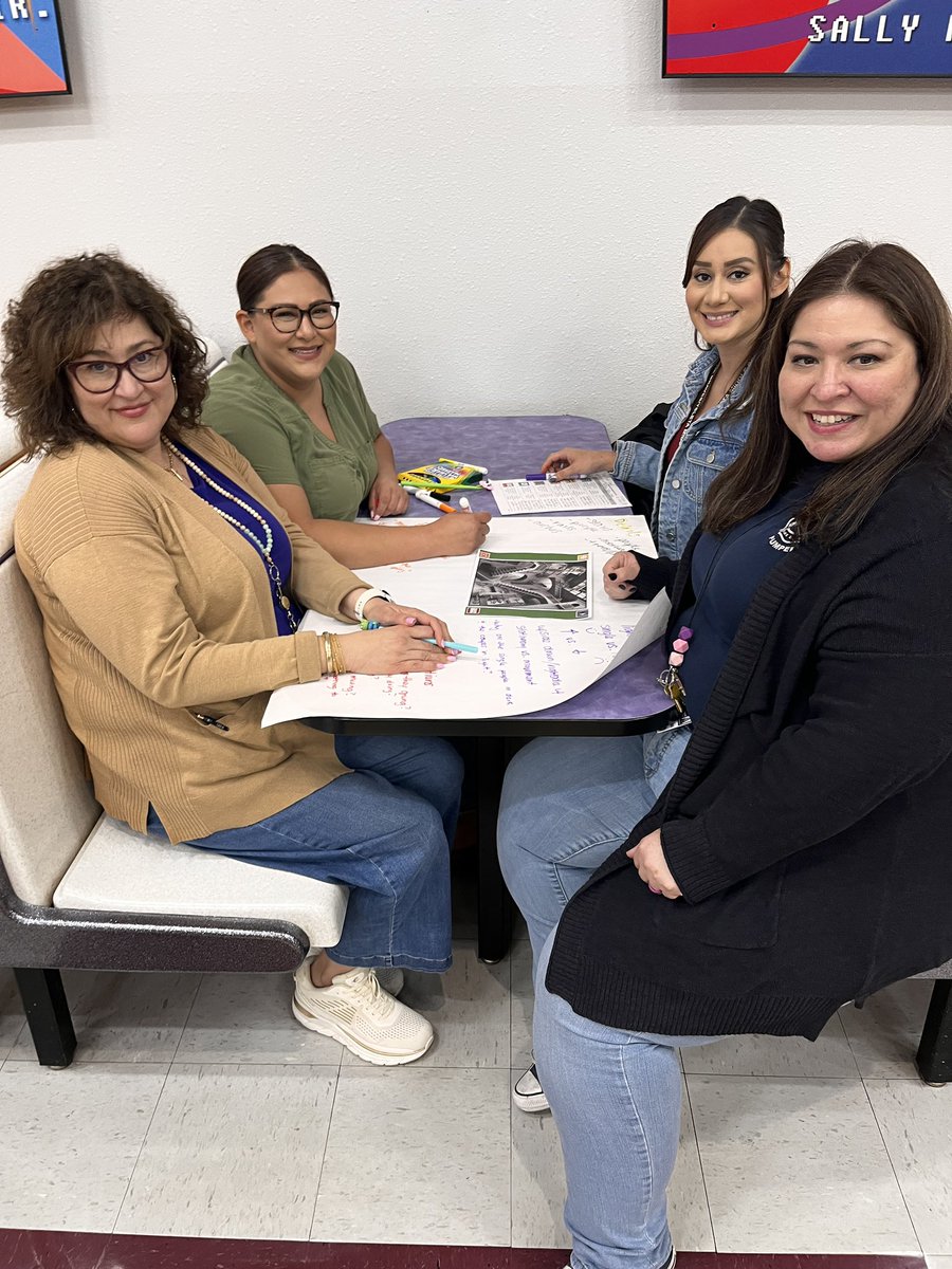 𝕄𝕣𝕤. 𝔼. ℍ𝕕𝕫 tweet media