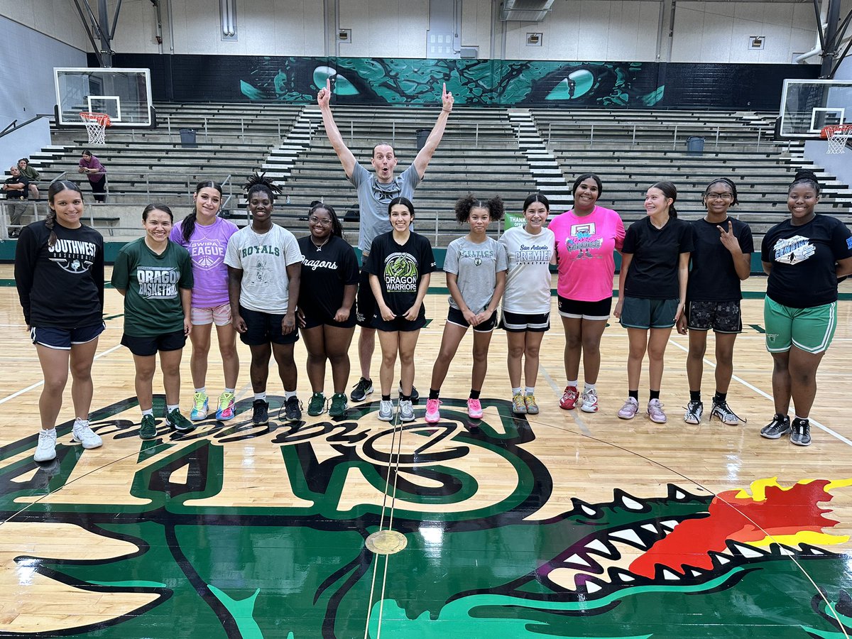 Lady Dragon Basketball (@swisd_swhgbball) on Twitter photo Spending our Tuesday getting better with <a href="/GRecruitedHoops/">Get Recruited--(Justin Berry)</a> . Focused on IQ and teamwork! Proud these girls chose to spend the day in the gym!
Reps on Reps on Reps! Spending our Tuesday getting better with <a href="/GRecruitedHoops/">Get Recruited--(Justin Berry)</a> . Focused on IQ and teamwork! Proud these girls chose to spend the day in the gym!
Reps on Reps on Reps!