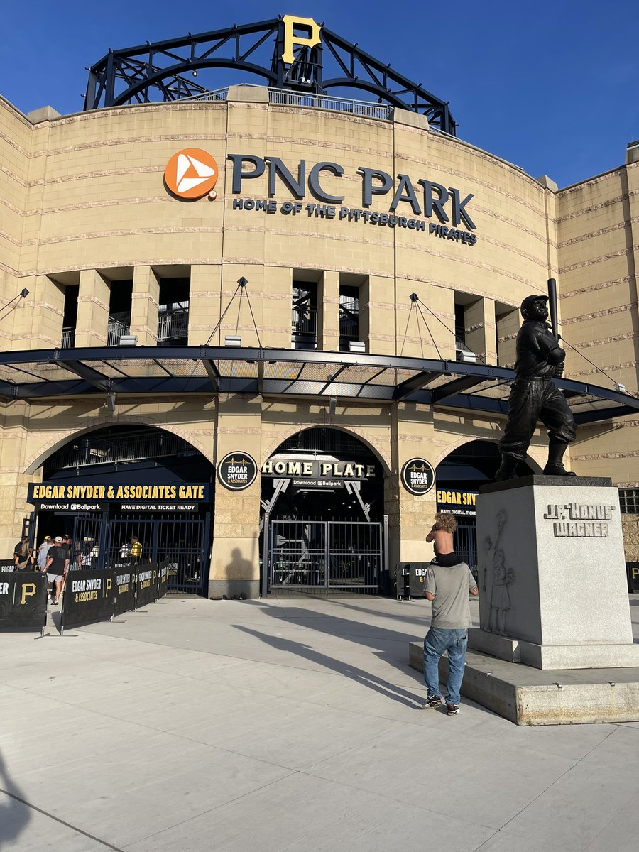 EBfire_tech3's tweet image. Best skyline in Major League Baseball. And I’m not even a Pirates fan.