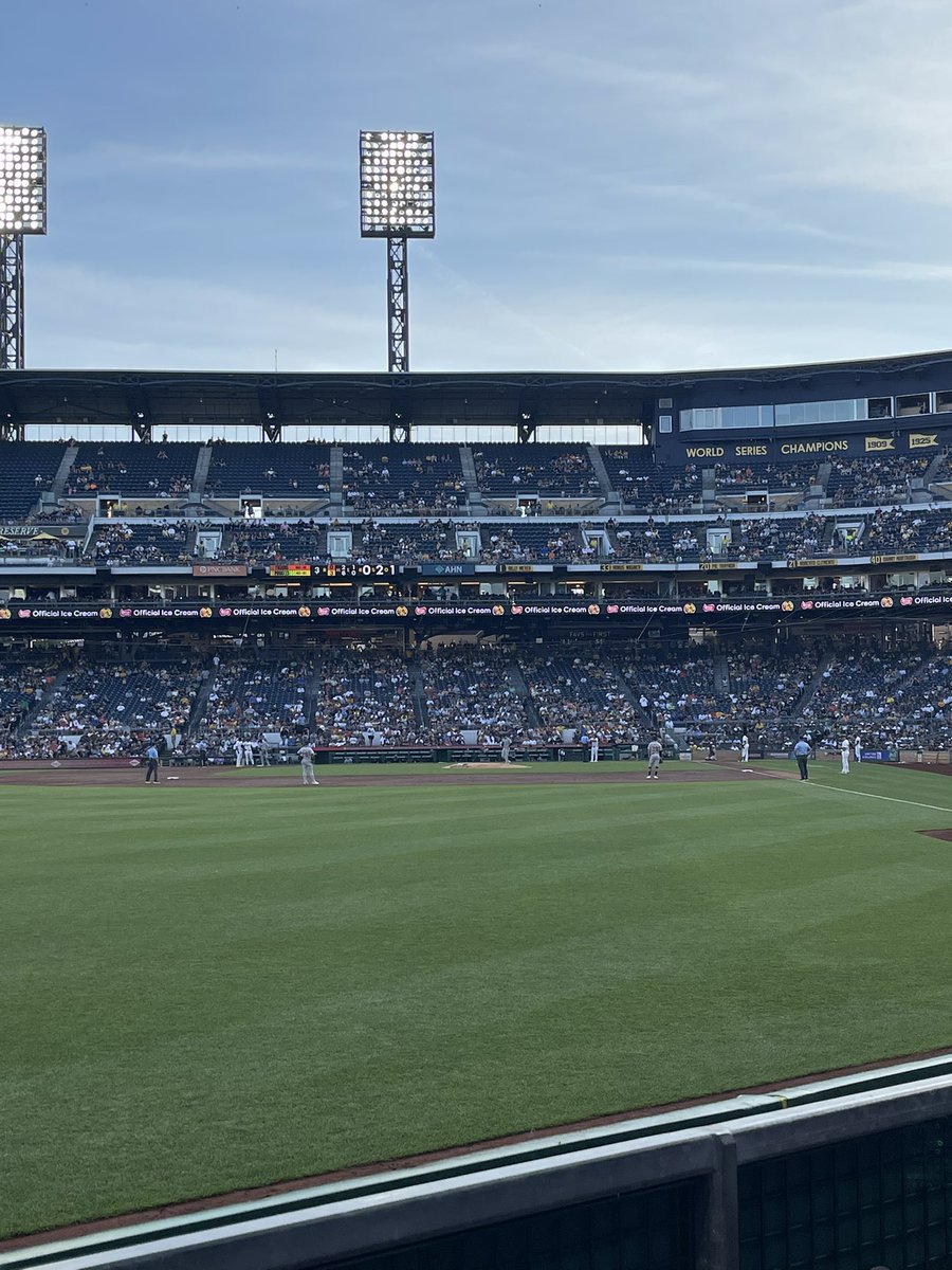 EBfire_tech3's tweet image. Best skyline in Major League Baseball. And I’m not even a Pirates fan.