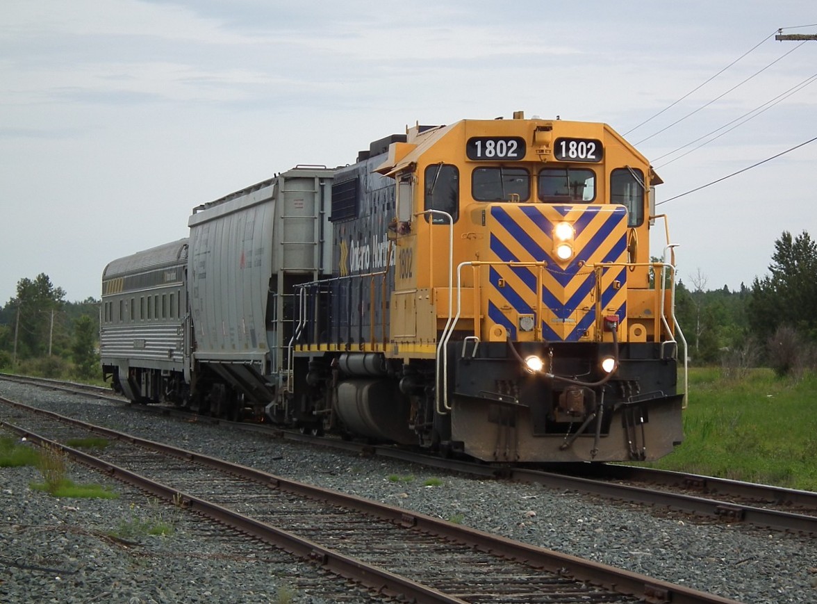 onrgallery's tweet image. It&apos;s been a long day of testing for the crew of 901 as the special test train rolls through Potter at mile 12 of the Devonshire Sub. at sundown on July 22, 2025. #rla_theyards #railsupremacy #trb_express #ontarionorthland
