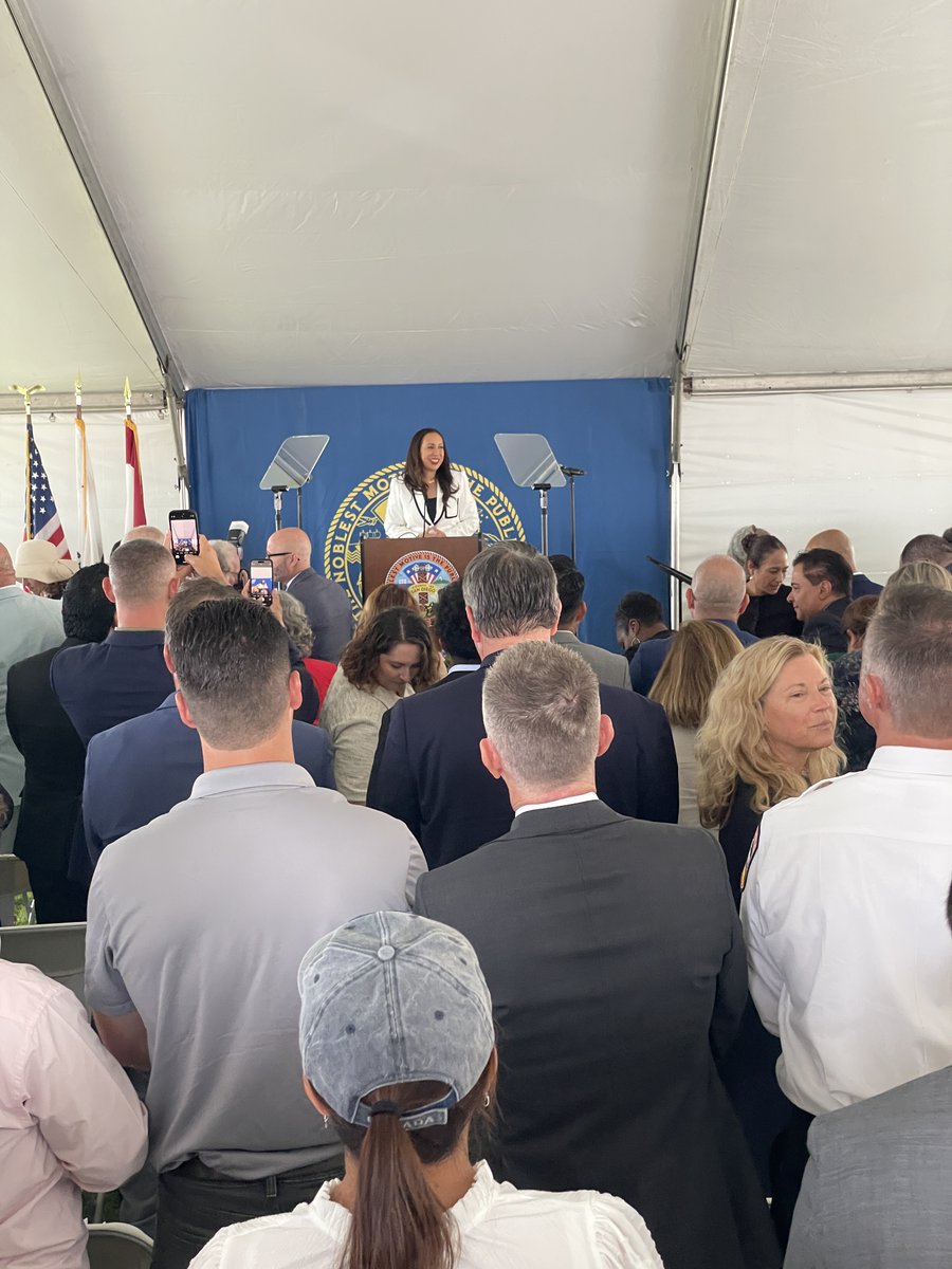 MayorToddGloria's tweet image. Congratulations to @paloma4D1, who was sworn in at the @SanDiegoCounty Board of Supervisors meeting at Waterfront Park today. This marks a new chapter for #SouthCounty. I look forward to working with her to deliver for the people of our region. #Forward #ForAllofUs
