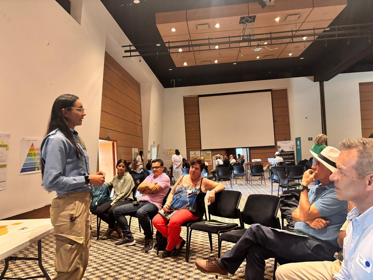 MinAmbienteCo's tweet image. Hoy, los líderes y la comunidad de Armenia, Quindío, participaron activamente en el Taller Nuestros Desafíos Climáticos. Un espacio de diálogo y construcción colectiva donde se compartieron ideas y experiencias clave para que las metas climáticas del país respondan a las…