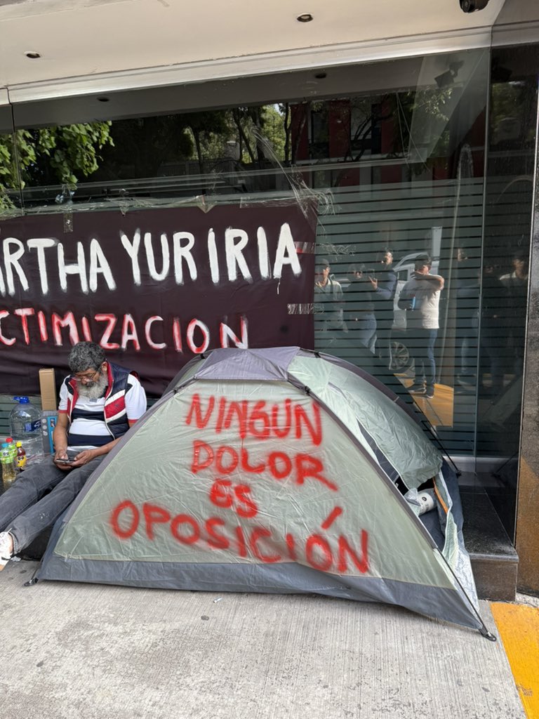 Presidenta <a href="/Claudiashein/">Claudia Sheinbaum Pardo</a> atienda las causas que originan las revictimización y abrace el corazón de las familias que sufren.
Verá que no hay oposición ni detractores en ese dolor.
#FueraYuriria de la <a href="/CEAVmex/">CEAV</a> .