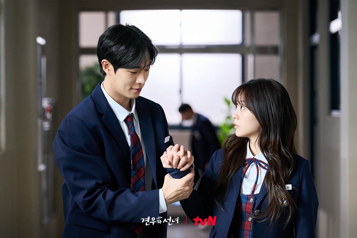 yihyun_1208's tweet image. Head Over Heels Ratings
Episode 10
Nationwide : 4,4%
Seoul : 4,2%
#ChoYihyun #조이현 #추영우 #차강윤 #추자현 #견우와선녀 #HeadOverHeels