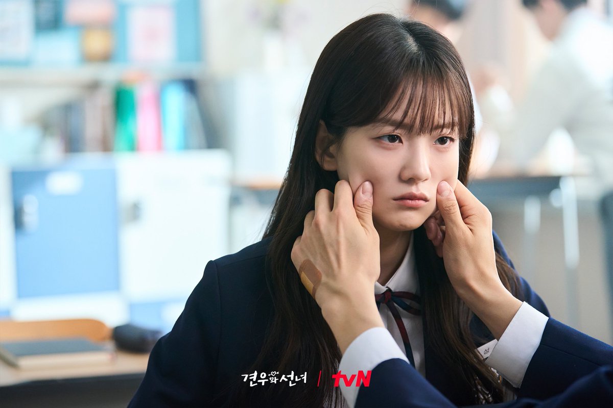 yihyun_1208's tweet image. Head Over Heels Ratings
Episode 10
Nationwide : 4,4%
Seoul : 4,2%
#ChoYihyun #조이현 #추영우 #차강윤 #추자현 #견우와선녀 #HeadOverHeels