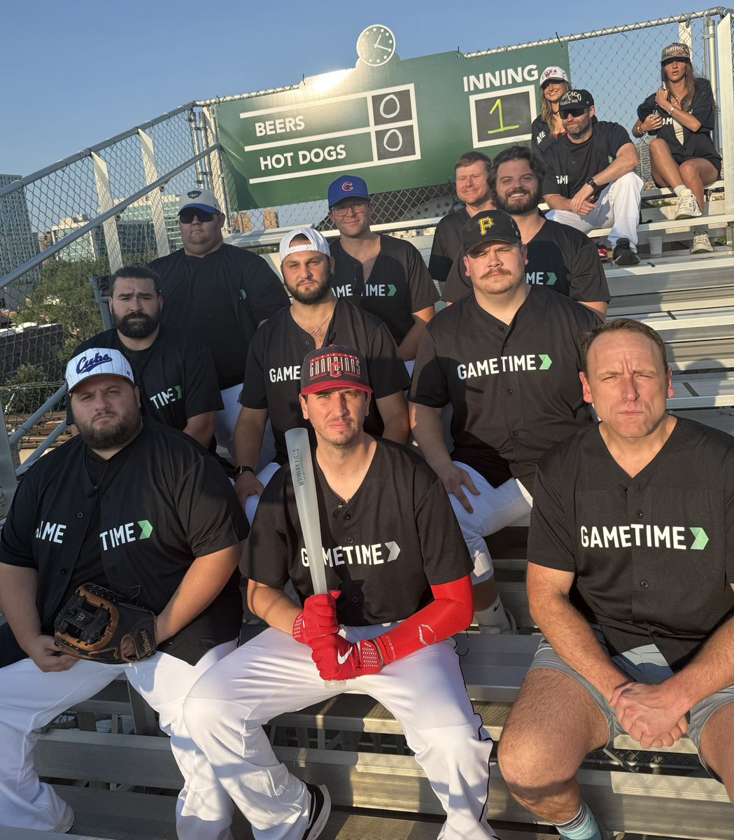 BarstoolTate's tweet image. 99 Beers, 99 Hotdogs, 9 Innings Challenge with special guest Joey Chestnut is live now
youtube.com/live/jvccqo1uY…