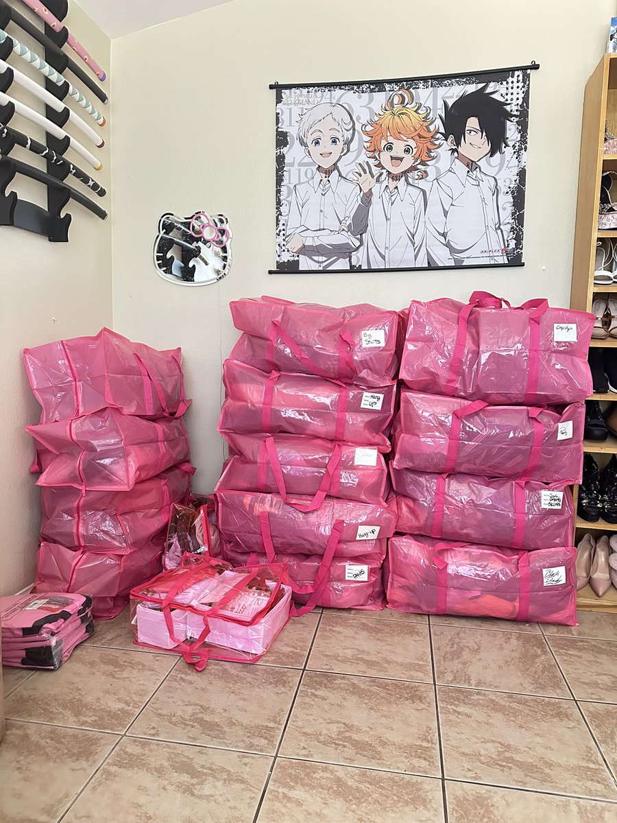 kikicheea's tweet image. I’m finally moving 🥹