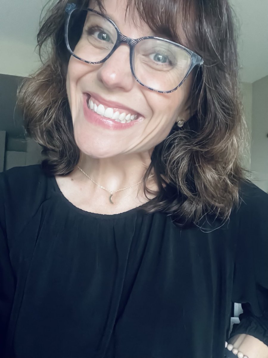 CdnWander's tweet image. The only way I can describe it is the depression is starting to settle into my bones. And so I booked counselling. And will remember to exercise and prioritize sleep. And I’ll keep smiling, because it helps, but always remember that you never truly know what someone is facing 🙏🏻