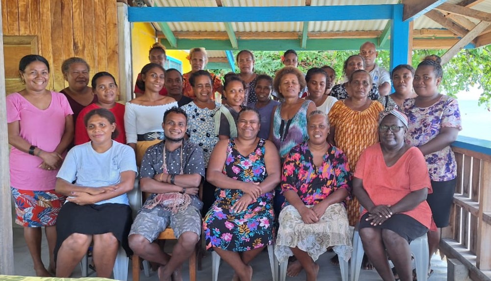 UNDP_Pacific's tweet image. 💡Women entrepreneurs in Solomon Islands received hands-on training on the value of digital & financial services as tools to unlock economic progress. Led by @UNCDF, @UNDP & SIWIBA under the Pacific Digital Economy Programme with the support of @EUPasifika, @AusHCSols & @MFATNZ